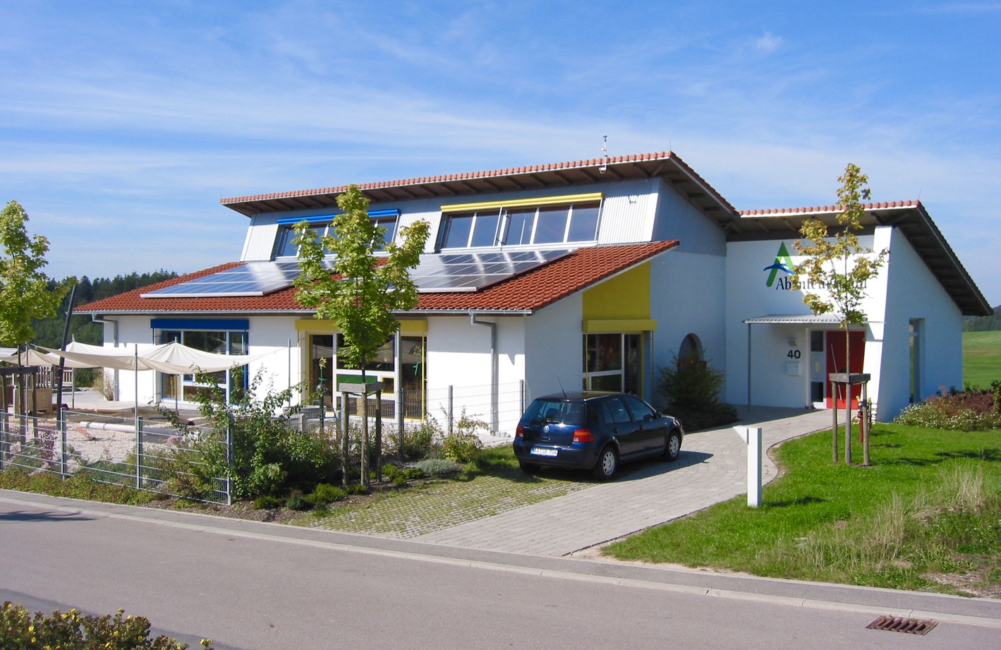 Kindergarten Abenteuerland
Pommertsweiler 2003
Minimalenergiebauweise
Solartechnik	